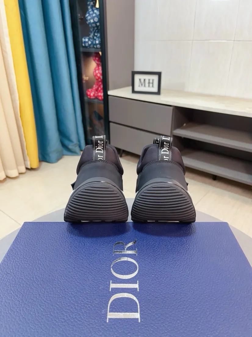 Men's men's shoes 💰438🌹🌹【Dior】Best-selling official website world premiere🔝High-end men's shoes brand official website latest series: The upper is made of imported cowhide with specially designed fabrics➕Mesh breathable lining. Make walking more convenient and comfortable! Compared with the official quality, Midea’s 1:1 replica. Create a fashionable personality to set off your uniqueness! A must-have for trendy men! Classic style. Men's sizes: 38-44.